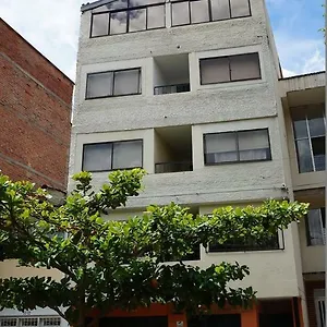 Inn Habita Estudios Laureles, Medellin