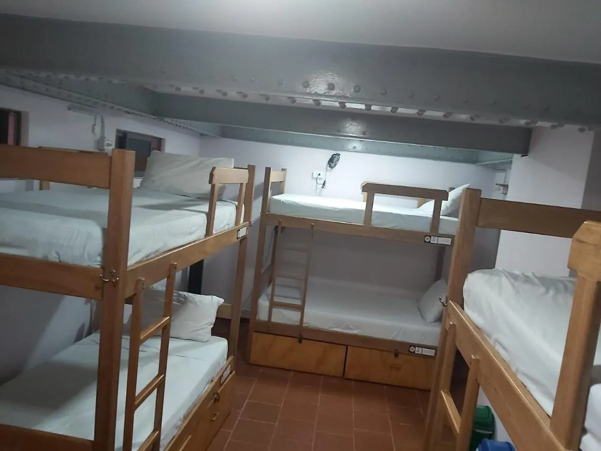 ميديلين Purple Monkey Hostel