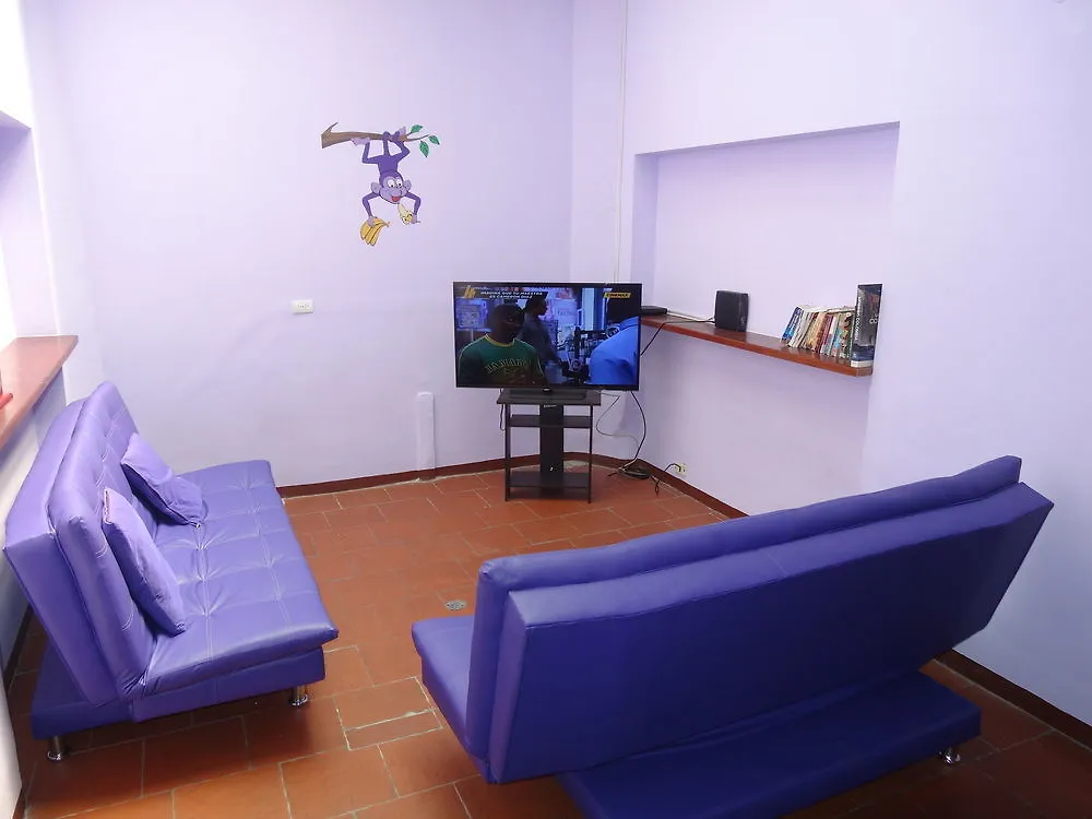 מדיין Purple Monkey Hostel