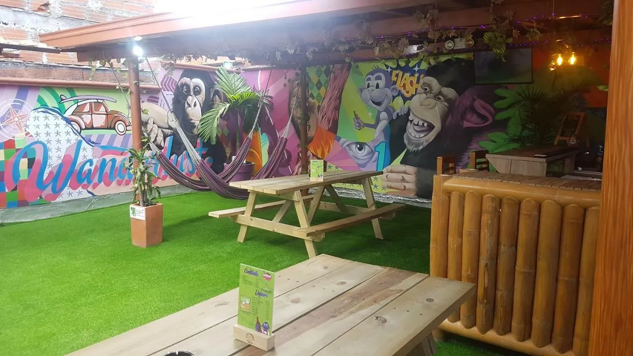 Purple Monkey Hostel Медельин